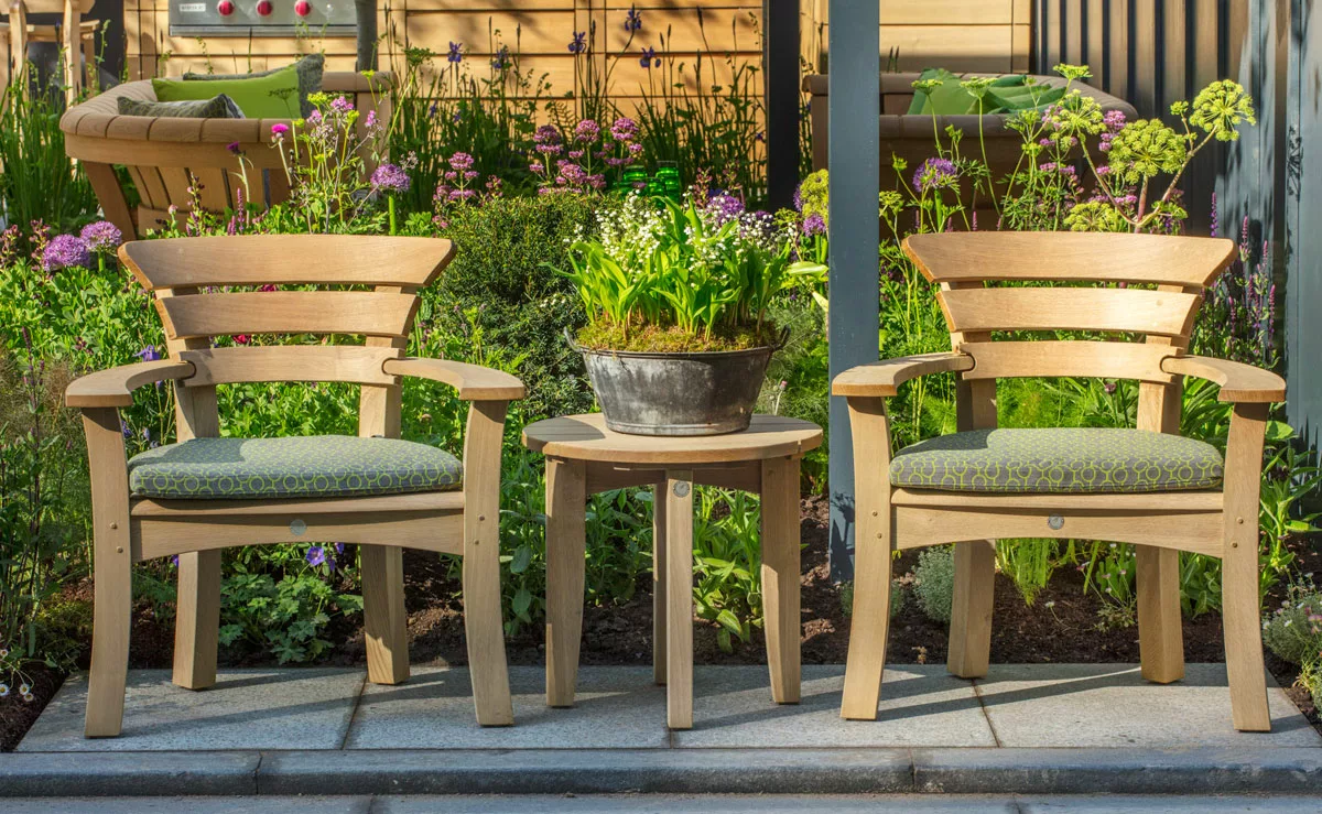 May Throne Outdoor Seating